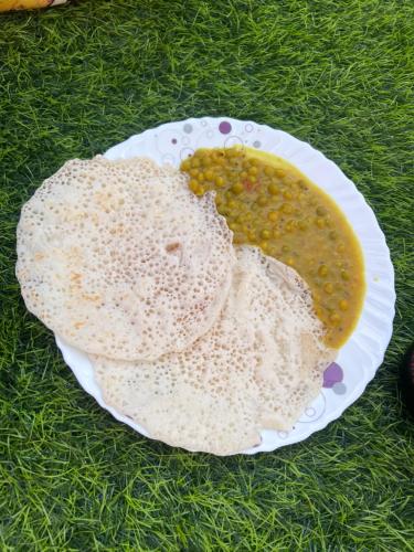 Jídlo v hostelu nebo okolí