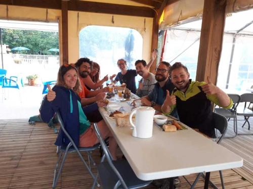 Επισκέπτες που μένουν στο Camping 3 étoiles - Piscine - ccbadeg