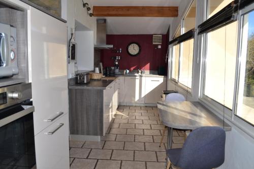 Dapur atau dapur kecil di Gite Les Claouzals