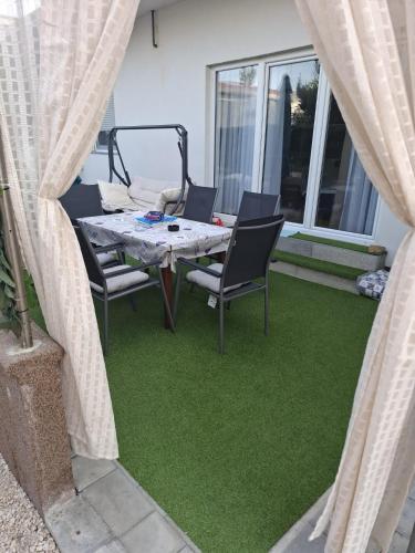 Ruang duduk di Apartman Niko
