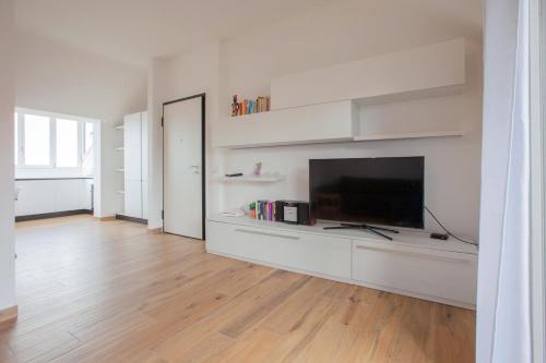 Luminoso Appartamento con Terrazzo