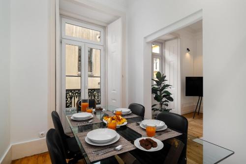 WHome Elegant Stay in Lisbon's Historic Bairro Alto