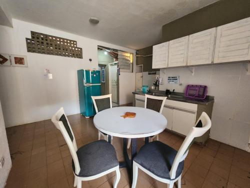 Dapur atau dapur kecil di Casa do Meio Pousada