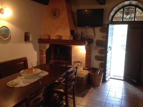 A television and/or entertainment centre at Podere Poggio Benedetto