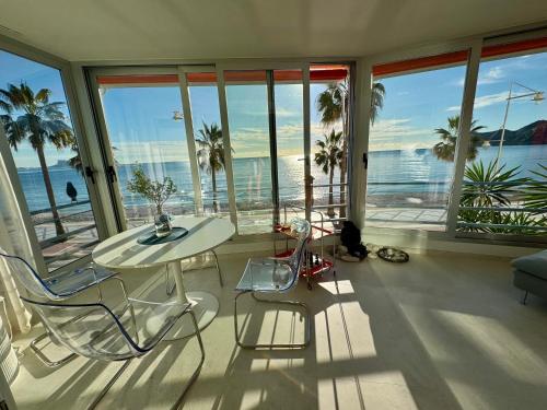 Beachfront, First line, 2-Bdr,2-Bath, Swiming Pool