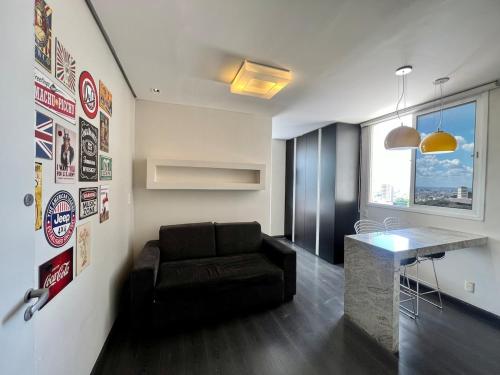 Η κουζίνα ή μικρή κουζίνα στο Melhor de BH - Av Barão Homem de Melo 4520 - Apê no Segundo Andar com Vista Linda