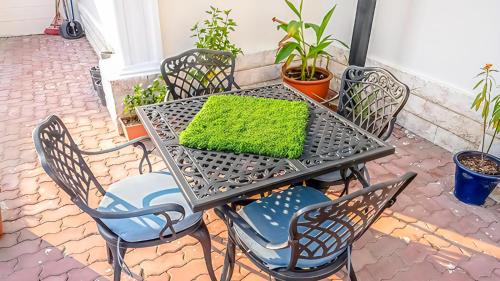 Kawasan patio atau luaran di مجمع المشرق قائمة الأسعار