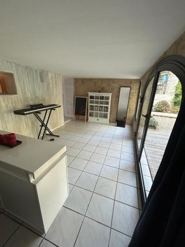 Η κουζίνα ή μικρή κουζίνα στο Charmant t2 dans une belle villa piscine