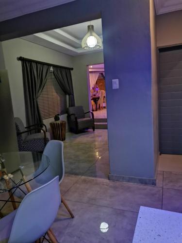 Χώρος καθιστικού στο XLA Home-Luxury