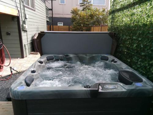 Φωτογραφία από το άλμπουμ του Hot tub, cowboy pool near the Pearl, Riverwalk στο Σαν Αντόνιο