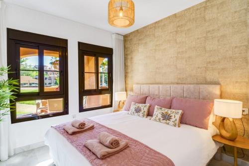Hacienda del Sol - Beachside Apartment by Finest Rentals