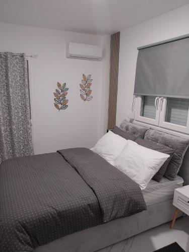 ThessVibe Home