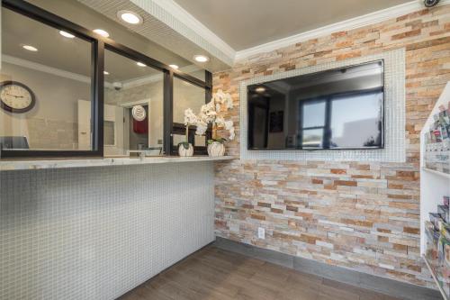 Φωτογραφία από το άλμπουμ του Bayhill Inn σε Σαν Μπρούνο