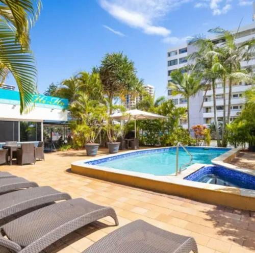 Kolam renang di atau dekat dengan TJs Beachside Broadbeach Apartment - Views, WiFi