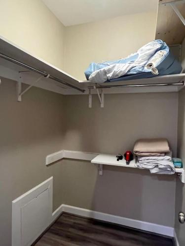 a room with two bunk beds in a room at Golf Front Longleaf Condo2BR 2BA in Southern Pines