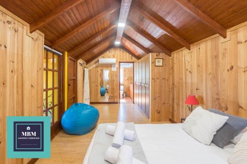 Postel nebo postele na pokoji v ubytování Casa El Alamo Teror VV