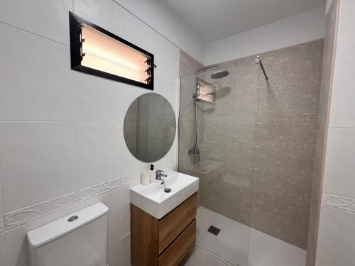 Ένα μπάνιο στο SEAVIEW ALCALA 2 bedroom