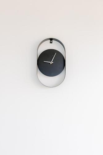 a clock isolated on a white background at Container Experience in Jacareí