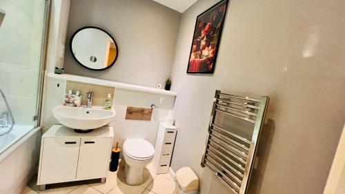 2BR City Centre Skyline Apt - Free secure parking photo 48