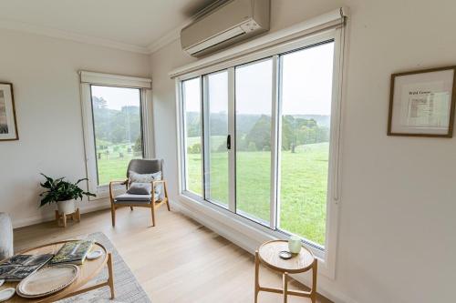 Zahrada ubytování Stunning Top of the Otways Views 3-4 Bedroom House