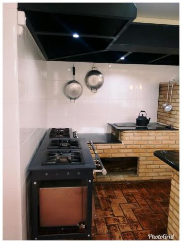 Dapur atau dapur kecil di Sítio Pousada Sol e Lua