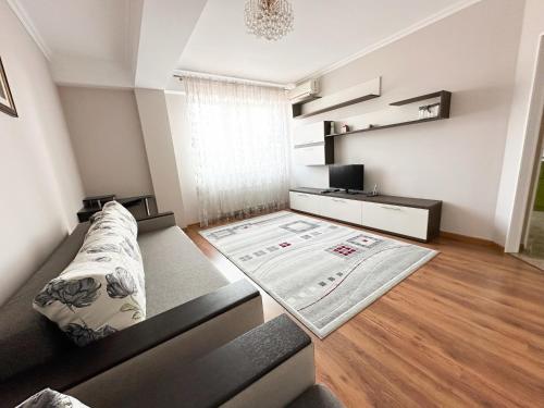 Postel nebo postele na pokoji v ubytování Bright & Quiet 2Room apartment in City Center