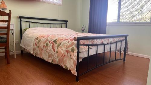Postel nebo postele na pokoji v ubytování Double Rooms exit24 on M1