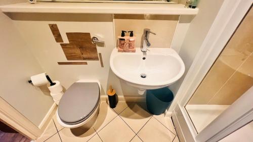 2BR City Centre Skyline Apt - Free secure parking photo 100