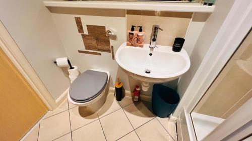 2BR City Centre Skyline Apt - Free secure parking photo 112