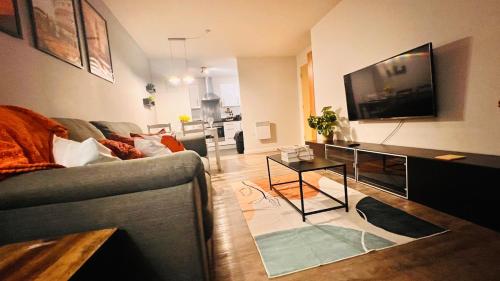 2BR City Centre Skyline Apt - Free secure parking photo 124