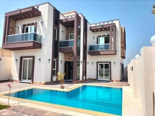 فيلا في كنجي مريوط