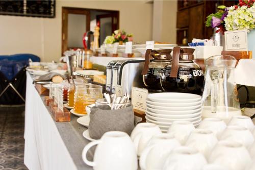 Comida en o cerca de este hotel