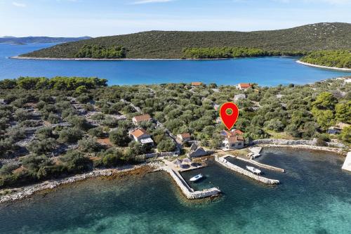 Secluded fisherman's cottage Cove Ladjin - Landjin, Pasman - 24044