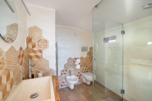 Ένα μπάνιο στο Villa Erakle a Luxury villa with amazing sunset view