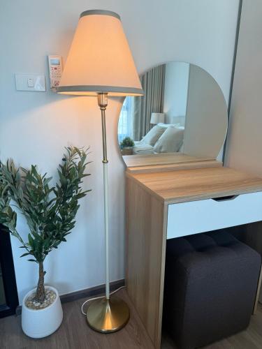Φωτογραφία από το άλμπουμ του New 1-Bedroom Condo for Rent 0 Meters from BTS Wutthakat σε Bangkhunthien