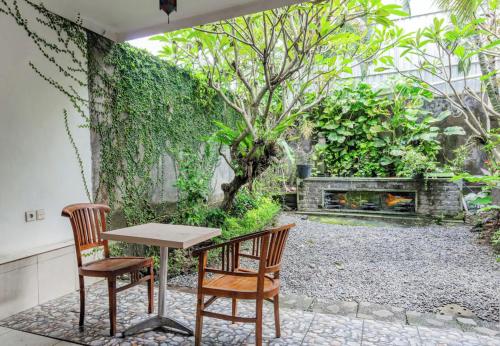 Saren Guesthouse Baliにある庭