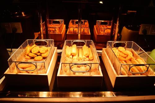 Makanan di atau berdekatan hotel