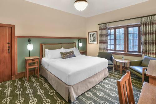 Ένα ή περισσότερα κρεβάτια σε δωμάτιο στο The Omni Grove Park Inn & Spa - Asheville