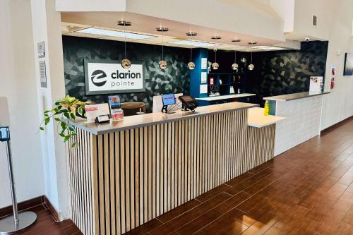 Certifikát, hodnocení, plakát nebo jiný dokument vystavený v ubytování Clarion Pointe Albemarle