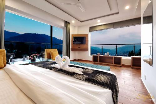 Nespecifikovaný výhled na hory nebo výhled na hory při pohledu z hotelu