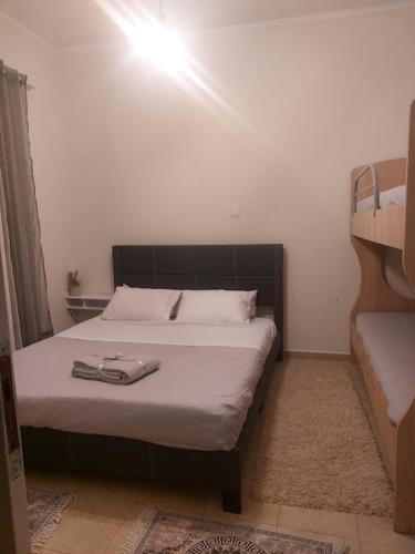 Una cama o camas en una habitación de Arkoudi Bella Vista