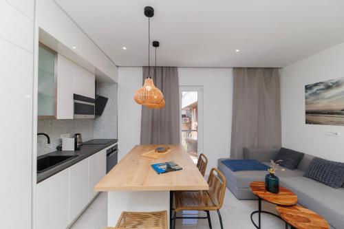 Iadera Terrace by Belmont Realty