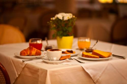 Eten bij of ergens in de buurt van het hotel

