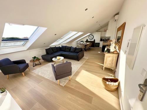 Gorgeous 2 bedrooms brand new sea view photo 10