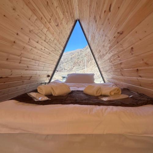 Voodi või voodid majutusasutuse Vardzia Glamping toas