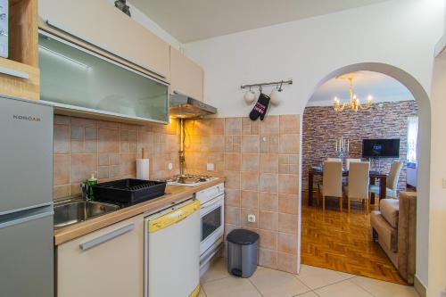 Flexible SelfCheckIns 91 - Zagreb - Parking - Loggia - 2 Bedrooms