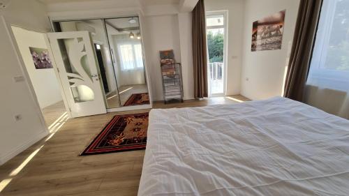 Ένα ή περισσότερα κρεβάτια σε δωμάτιο στο Villas with Pool, Turkish Bath & Forest View near Antalya