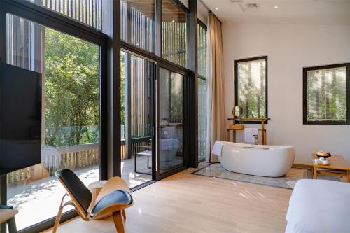 Ruang duduk di Liyang Meijie Mountain Hotspring Resort Hotel
