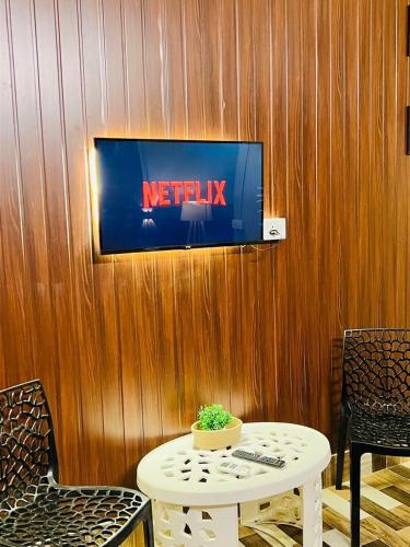 TV a/nebo společenská místnost v ubytování De Royal Castle