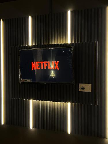 TV a/nebo společenská místnost v ubytování De Royal Castle